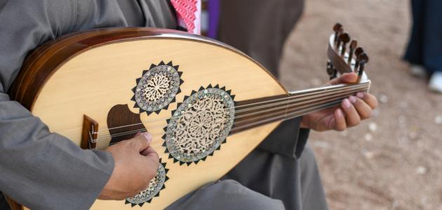 ما معنى شد ما ارتخى من اوتار الة الطرب من 5 حروف